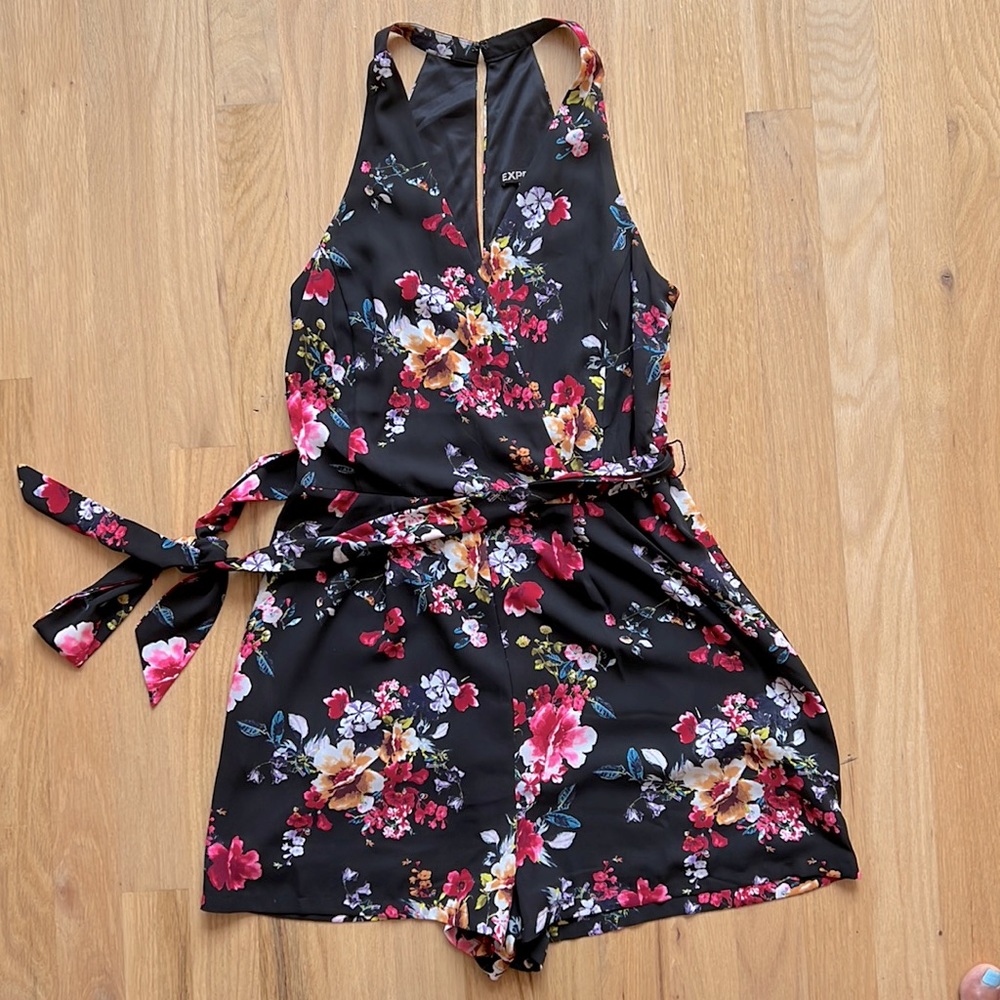 Black flower romper